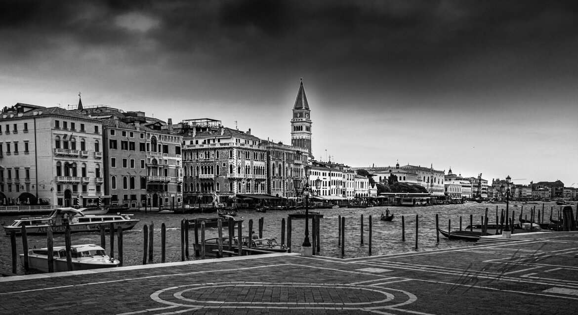 Architecture photograph from the existing Lucas Buzek photography website